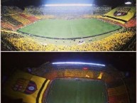 Foto: Barra: Sur Oscura • Club: Barcelona Sporting Club • País: Ecuador