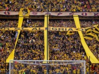 Foto: Barra: Sur Oscura • Club: Barcelona Sporting Club • País: Ecuador