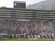 Foto: Barra: Trinchera Norte • Club: Universitario de Deportes