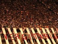 Foto: Barra: Trinchera Norte • Club: Universitario de Deportes • País: Peru