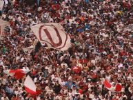 Foto: Barra: Trinchera Norte • Club: Universitario de Deportes