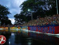 Foto: Barra: Turba Roja • Club: Deportivo FAS