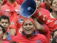 Foto: "El capo de la hinchada" Barra: Turba Roja • Club: Deportivo FAS