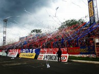 Foto: Barra: Turba Roja • Club: Deportivo FAS