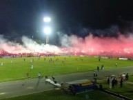 Foto: "BRUTAL SALIDA  (semifinal 2017 vs Alianza)" Barra: Turba Roja • Club: Deportivo FAS • País: El Salvador