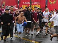 Foto: Barra: Ultra Morada • Club: Saprissa • País: Costa Rica