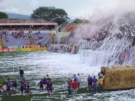 Foto: Barra: Ultra Morada • Club: Saprissa • País: Costa Rica