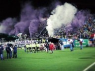 Foto: "Recebimiento" Barra: Ultra Morada • Club: Saprissa