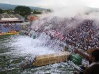 Foto: Barra: Ultra Morada • Club: Saprissa • País: Costa Rica