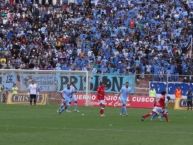 Foto: Barra: Vendaval Celeste • Club: Deportivo Garcilaso • País: Peru