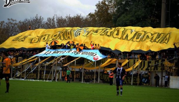 AGREGADA A BARRA BRAVA HINCHADAS DE FÚTBOL: LA BARRA DE AGRONOMIA - CLUB COMUNICACIONES