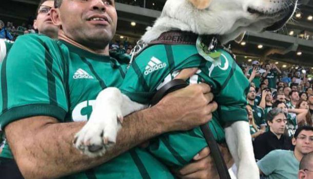 Hincha de palmeiras y su mejor amigo en la cancha