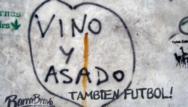 Vino y Asado Tambien Futbol!