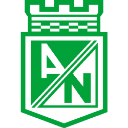 Fanaticas hinchas de la barra brava Nación Verdolaga y hinchada del club de fútbol Atlético Nacional de Colombia