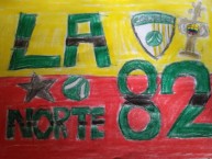 Desenho - Diseño - Arte - "La 82 Norte 'La Banda que desde 1982 acompaña al Verde Capitalino'" Dibujo de la Barra: Distrito Asegurador • Club: La Equidad • País: Colombia