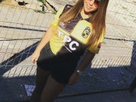 Hincha - Tribunera - Chica - Fanatica de la Barra: Al Hueso Pirata • Club: Coquimbo Unido