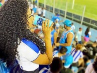 Hincha - Tribunera - Chica - Fanatica de la Barra: Alma Celeste • Club: Paysandu