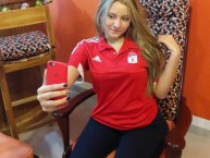 Hincha - Tribunera - Chica - Fanatica de la Barra: Baron Rojo Sur • Club: América de Cáli