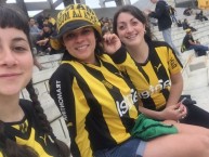 Hincha - Tribunera - Chica - Fanatica de la Barra: Barra Amsterdam • Club: Peñarol