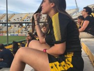 Hincha - Tribunera - Chica - Fanatica de la Barra: Barra Amsterdam • Club: Peñarol