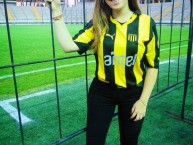 Hincha - Tribunera - Chica - Fanatica de la Barra: Barra Amsterdam • Club: Peñarol