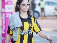 Hincha - Tribunera - Chica - Fanatica de la Barra: Barra Amsterdam • Club: Peñarol