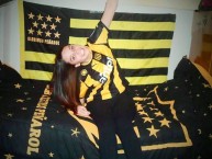 Hincha - Tribunera - Chica - Fanatica de la Barra: Barra Amsterdam • Club: Peñarol