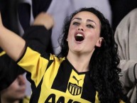 Hincha - Tribunera - Chica - Fanatica de la Barra: Barra Amsterdam • Club: Peñarol