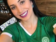 Hincha - Tribunera - Chica - Fanatica de la Barra: Barra da Chape • Club: Chapecoense