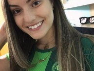 Hincha - Tribunera - Chica - Fanatica de la Barra: Barra da Chape • Club: Chapecoense • País: Brasil