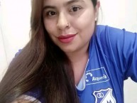 Hincha - Tribunera - Chica - Fanatica de la Barra: Blue Rain • Club: Millonarios