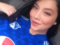 Hincha - Tribunera - Chica - "@dannironcancio" Fanatica de la Barra: Blue Rain • Club: Millonarios