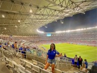 Hincha - Tribunera - Chica - Fanatica de la Barra: Blue Rain • Club: Millonarios