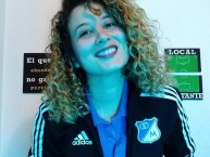 Hincha - Tribunera - Chica - Fanatica de la Barra: Blue Rain • Club: Millonarios