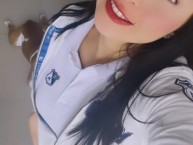 Hincha - Tribunera - Chica - Fanatica de la Barra: Blue Rain • Club: Millonarios • País: Colombia