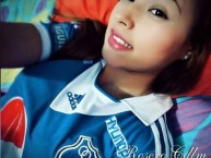 Hincha - Tribunera - Chica - Fanatica de la Barra: Blue Rain • Club: Millonarios