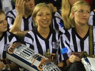 Hincha - Tribunera - Chica - Fanatica de la Barra: Comando SVR • Club: Alianza Lima