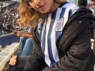 Hincha - Tribunera - Chica - Fanatica de la Barra: Comando SVR • Club: Alianza Lima