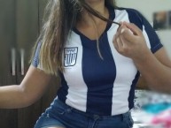 Hincha - Tribunera - Chica - Fanatica de la Barra: Comando SVR • Club: Alianza Lima