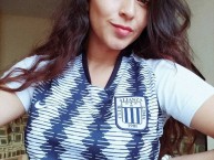 Hincha - Tribunera - Chica - Fanatica de la Barra: Comando SVR • Club: Alianza Lima