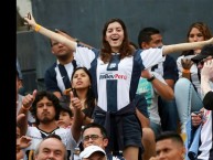 Hincha - Tribunera - Chica - Fanatica de la Barra: Comando SVR • Club: Alianza Lima