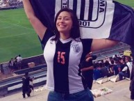 Hincha - Tribunera - Chica - Fanatica de la Barra: Comando SVR • Club: Alianza Lima