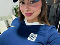 Hincha - Tribunera - Chica - Fanatica de la Barra: Comando SVR &bull; Club: Alianza Lima &bull; País: Peru