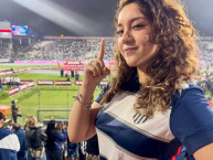 Hincha - Tribunera - Chica - Fanatica de la Barra: Comando SVR &bull; Club: Alianza Lima &bull; País: Peru