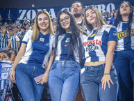 Hincha - Tribunera - Chica - Fanatica de la Barra: Comando SVR &bull; Club: Alianza Lima &bull; País: Peru
