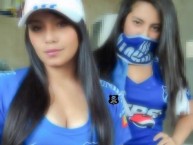 Hincha - Tribunera - Chica - Fanatica de la Barra: Comandos Azules • Club: Millonarios • País: Colombia