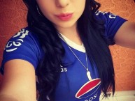 Hincha - Tribunera - Chica - Fanatica de la Barra: Comandos Azules • Club: Millonarios