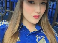 Hincha - Tribunera - Chica - Fanatica de la Barra: Comandos Azules • Club: Millonarios • País: Colombia