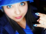 Hincha - Tribunera - Chica - Fanatica de la Barra: Comandos Azules • Club: Millonarios