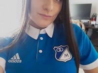 Hincha - Tribunera - Chica - Fanatica de la Barra: Comandos Azules • Club: Millonarios